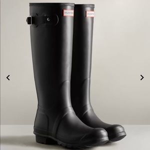 Hunter Rain Boots. Great condition & barely worn!